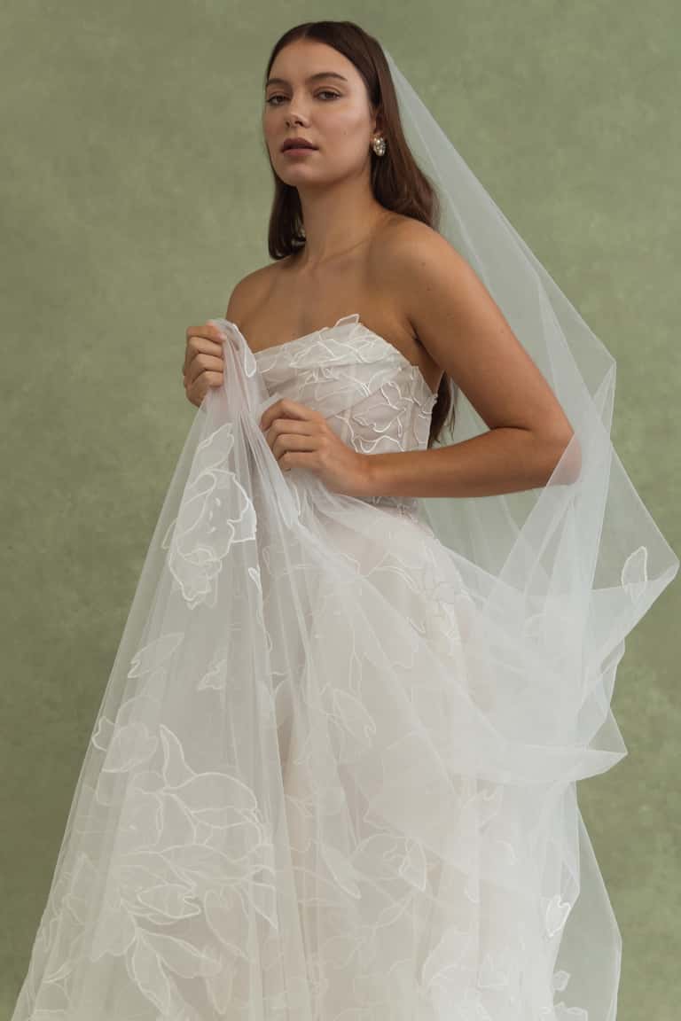 Lorelai Veil by Jenny Yoo