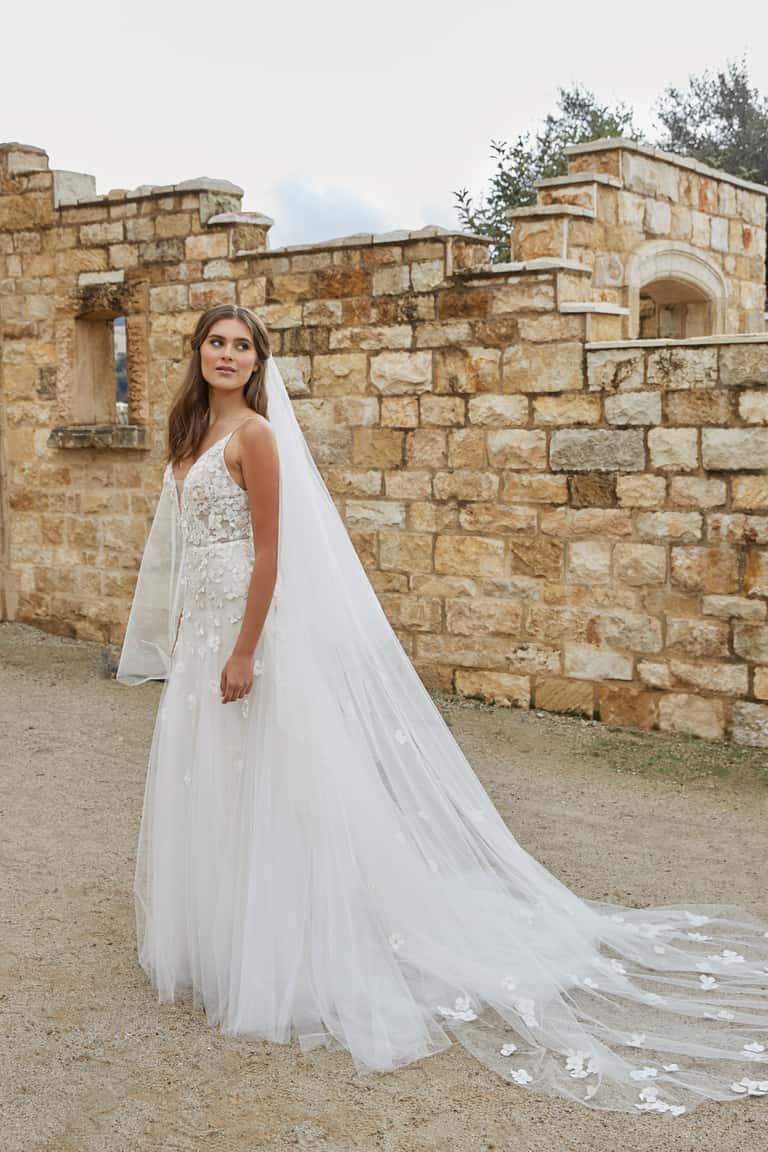 Gabriel Veil by Jenny Yoo