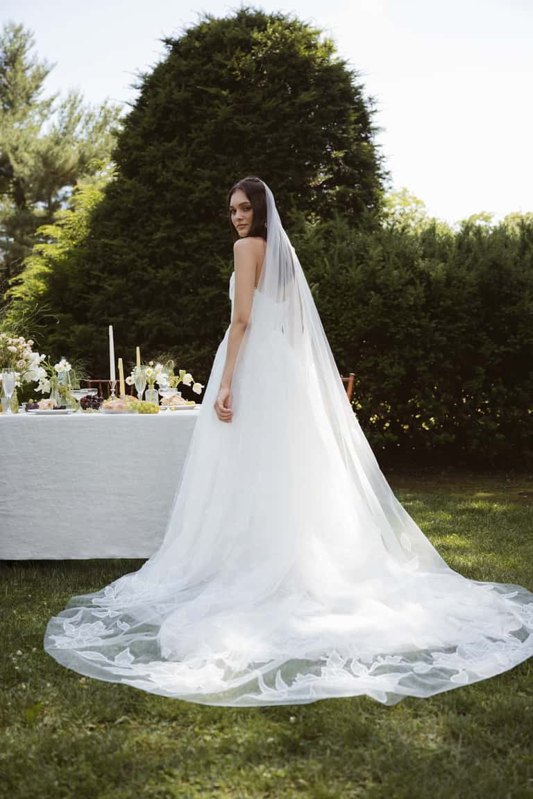 Lorelai Veil by Jenny Yoo