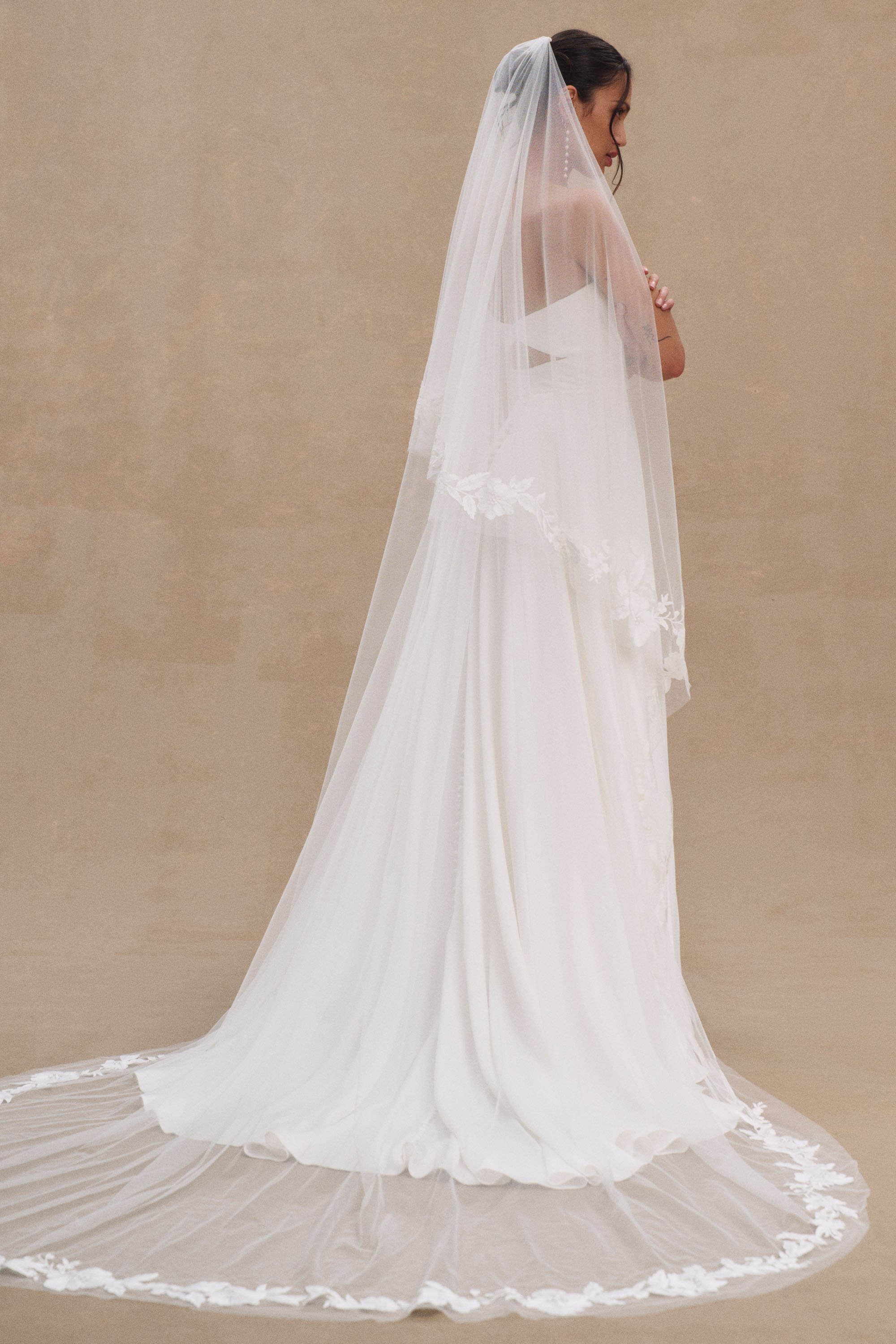 Madeline Veil by Jenny Yoo