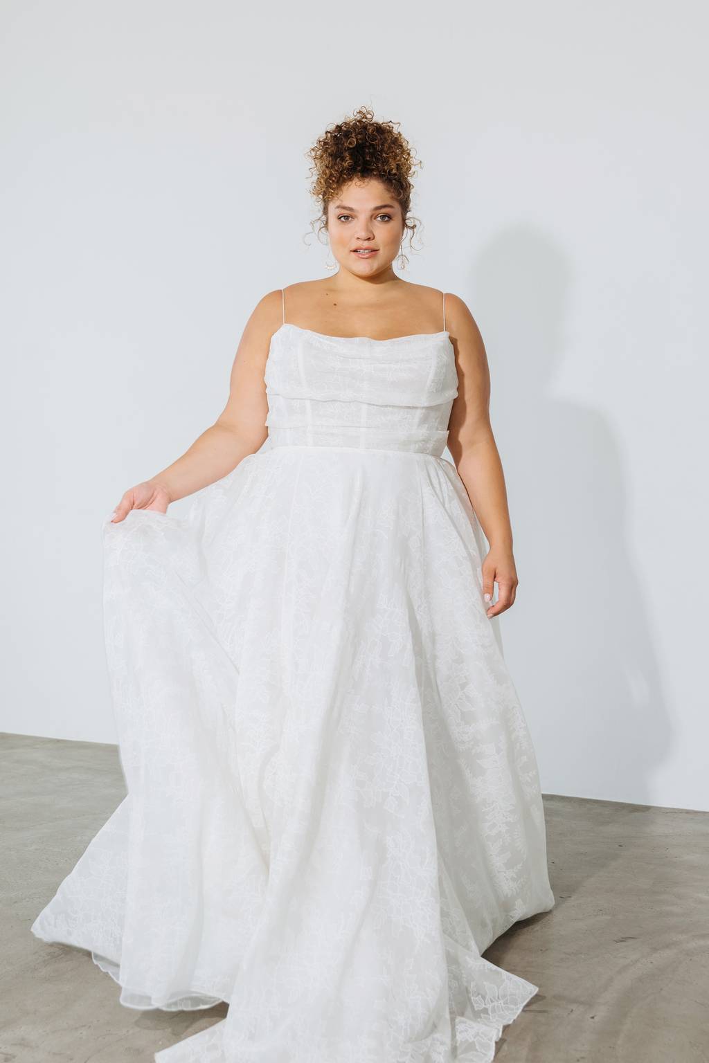 Aveline PlusSize MCL 9635 2400x3600