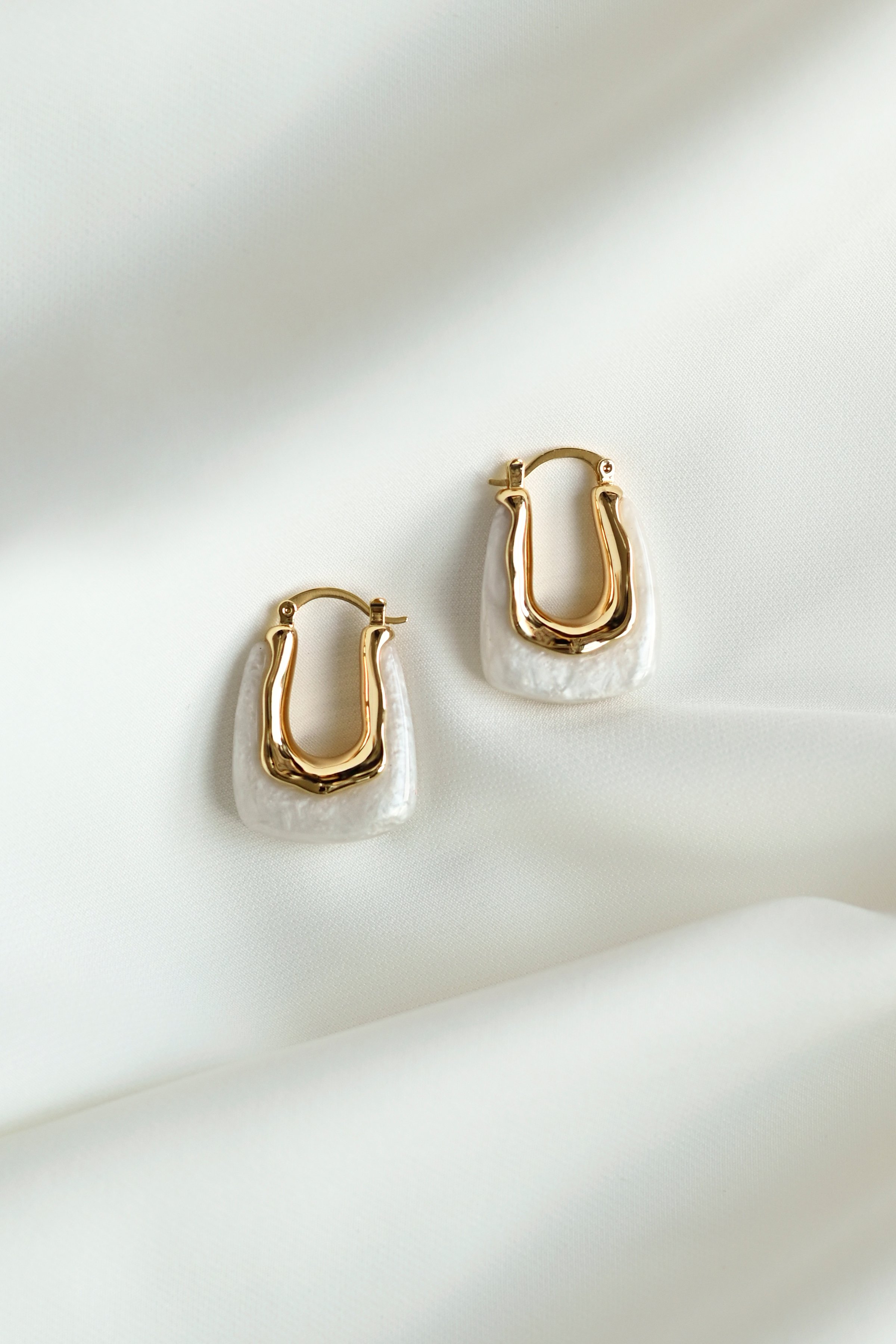 Rana Gold Resin Earring by Jenny Yoo