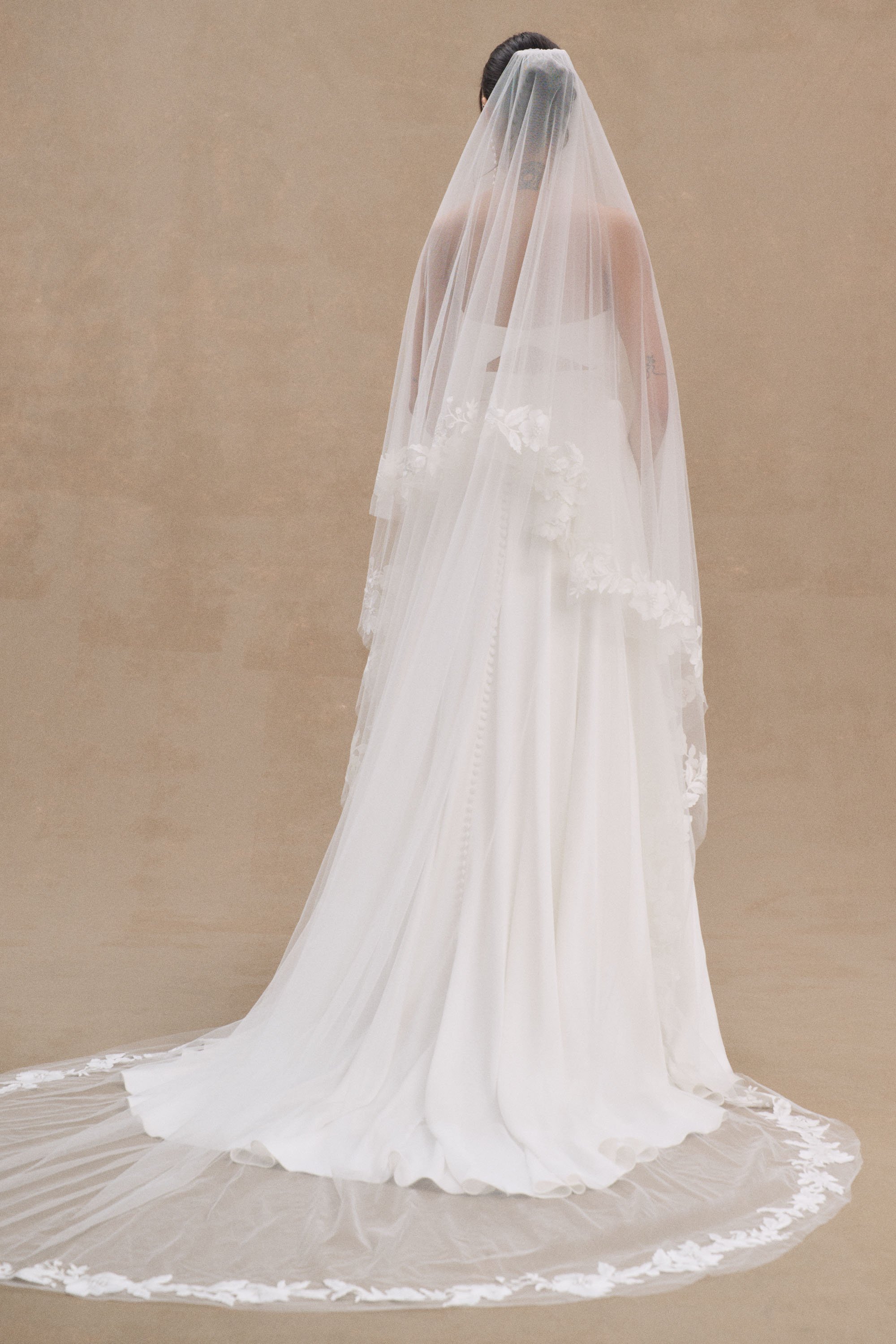 Madeline Veil by Jenny Yoo